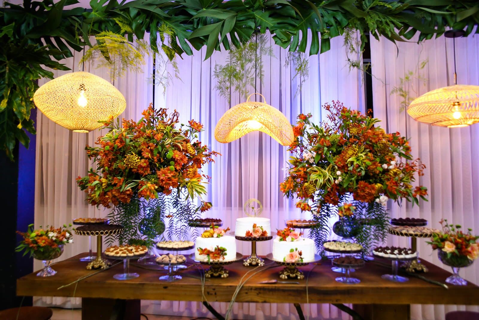 Detalhe de mesa de doces decorada